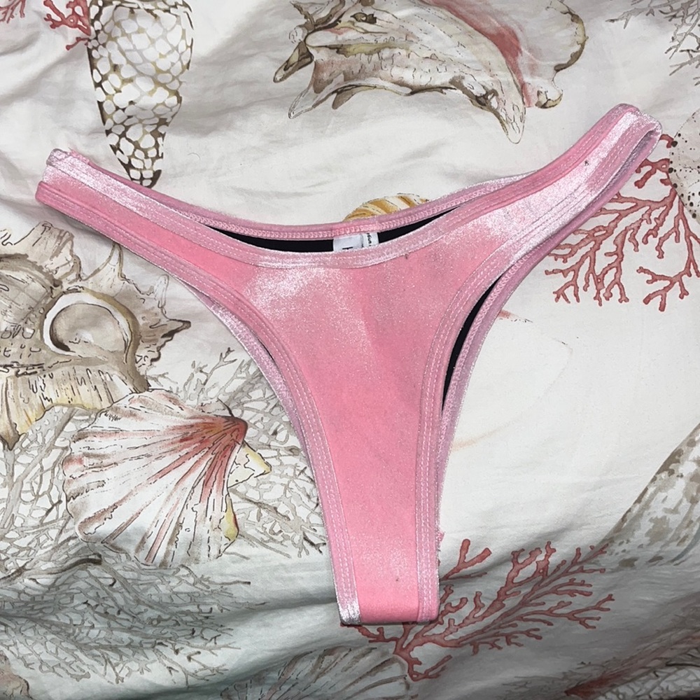 Hoaka Bikini Bottom in pink